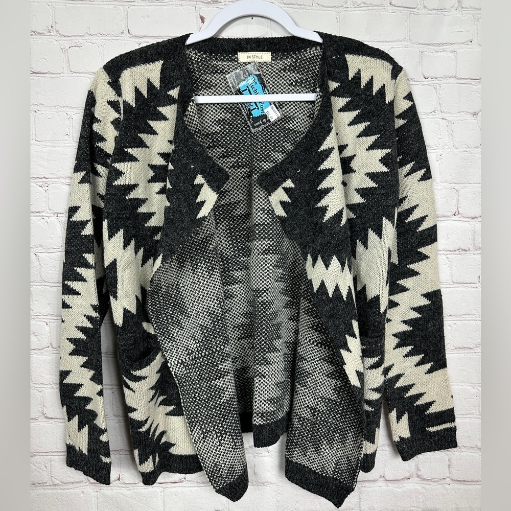In Style Open Front Cardigan Sweater One Size Aztec Southwestern Western NWT $45